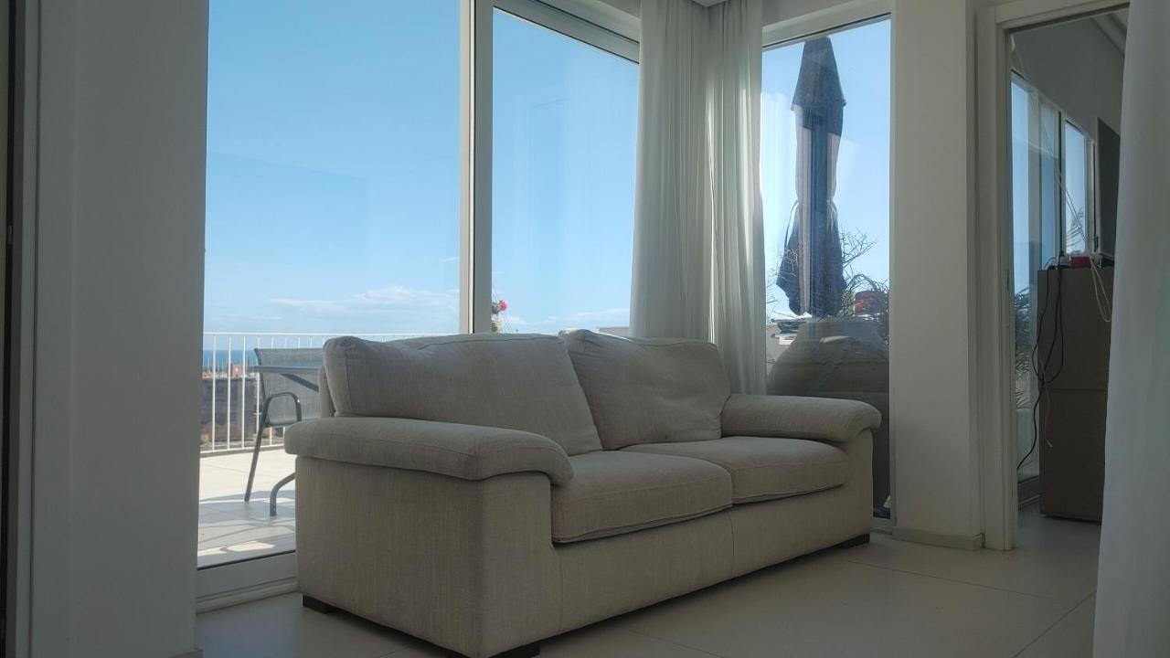 Apartment Attico Sul Porto Di E Vista Vulcano